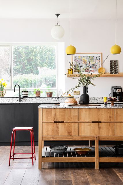 Kumba bespoke kitchen by woodworksbrighton.co.uk